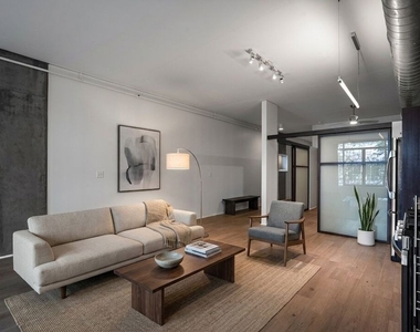 1111 S Grand Avenue - Photo Thumbnail 6