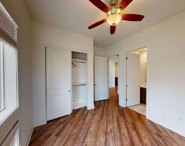 12073 Carabela Court - Photo Thumbnail 7