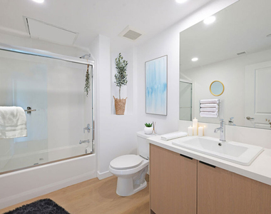 14606 Sylvan Street - Photo Thumbnail 5