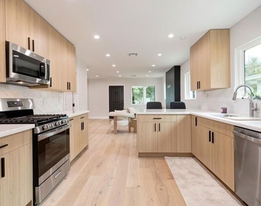 9028 Keith Avenue - Photo Thumbnail 3