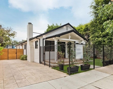 9028 Keith Avenue - Photo Thumbnail 5