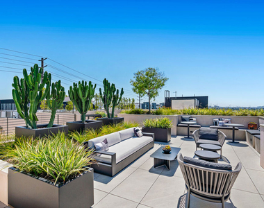 10700 Tabor Street - Photo Thumbnail 16