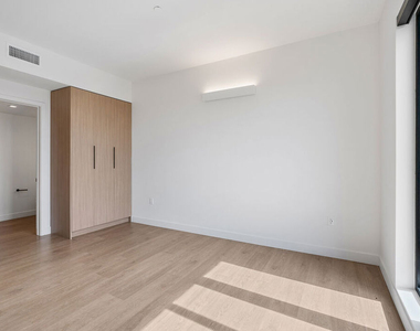 10700 Tabor Street - Photo Thumbnail 6