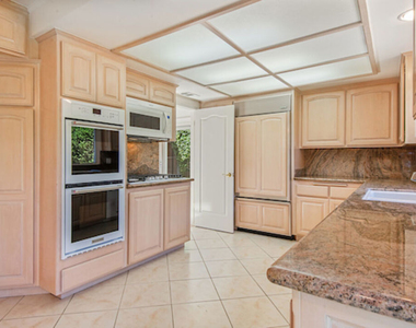 5496 Katherine Avenue - Photo Thumbnail 16