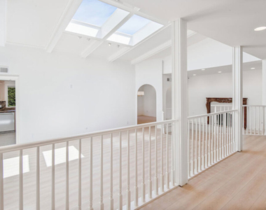 5496 Katherine Avenue - Photo Thumbnail 8