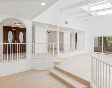 5496 Katherine Avenue - Photo Thumbnail 9