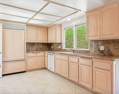 5496 Katherine Avenue - Photo Thumbnail 15