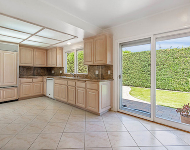 5496 Katherine Avenue - Photo Thumbnail 13