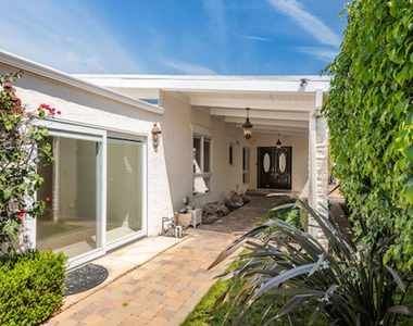 5496 Katherine Avenue - Photo Thumbnail 3