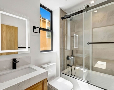 4329 Radford Avenue - Photo Thumbnail 13