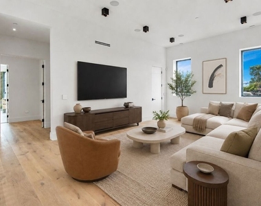 1030 Centinela Avenue - Photo Thumbnail 12