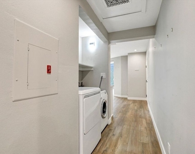 842 11th St - Photo Thumbnail 26