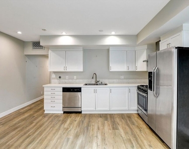 842 11th St - Photo Thumbnail 9