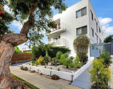 842 11th St - Photo Thumbnail 2