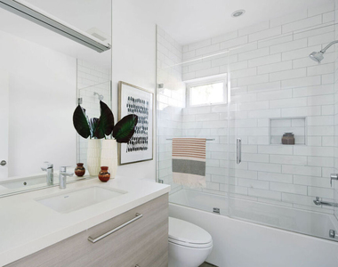 927 Hyperion Avenue - Photo Thumbnail 17