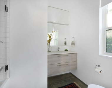 927 Hyperion Avenue - Photo Thumbnail 8