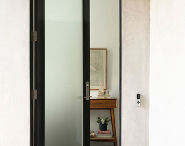 927 Hyperion Avenue - Photo Thumbnail 5