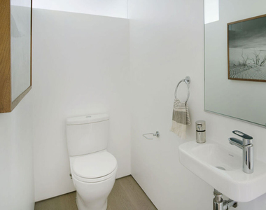 927 Hyperion Avenue - Photo Thumbnail 13