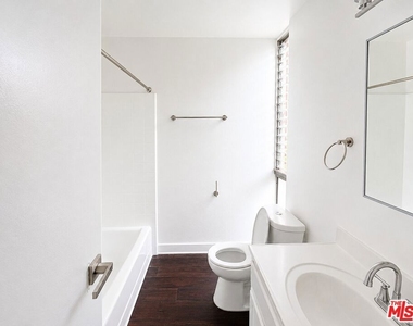 1208 W Adams Boulevard - Photo Thumbnail 4