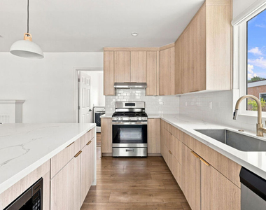 6328 Camellia Avenue - Photo Thumbnail 8