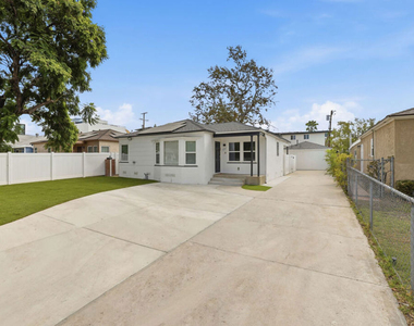 6328 Camellia Avenue - Photo Thumbnail 21