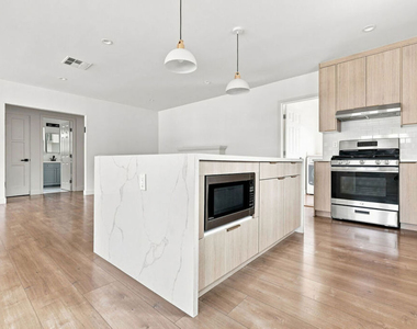 6328 Camellia Avenue - Photo Thumbnail 6