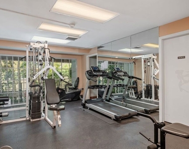 1375 Kelton Avenue - Photo Thumbnail 29