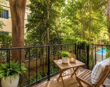 1375 Kelton Avenue - Photo Thumbnail 8