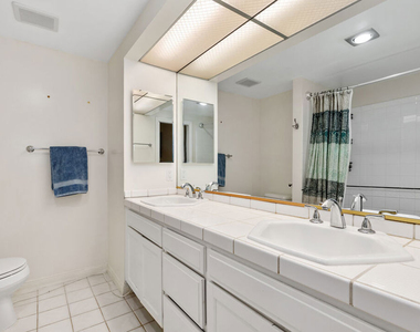 1375 Kelton Avenue - Photo Thumbnail 18