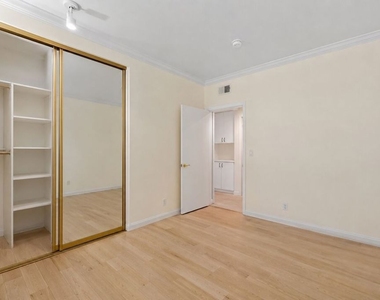 1375 Kelton Avenue - Photo Thumbnail 23
