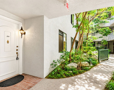 1375 Kelton Avenue - Photo Thumbnail 4