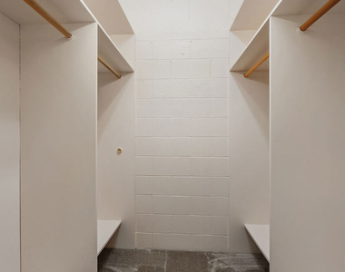 1375 Kelton Avenue - Photo Thumbnail 17