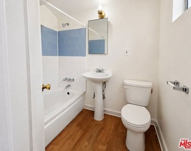 1238 W Adams Boulevard - Photo Thumbnail 7