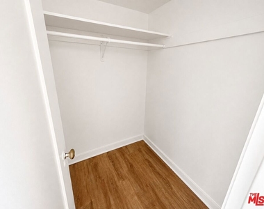 1238 W Adams Boulevard - Photo Thumbnail 6