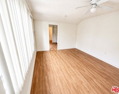 1238 W Adams Boulevard - Photo Thumbnail 1
