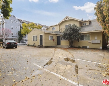 1238 W Adams Boulevard - Photo Thumbnail 8
