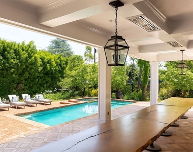 908 N Rexford Drive - Photo Thumbnail 10