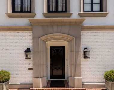 908 N Rexford Drive - Photo Thumbnail 1