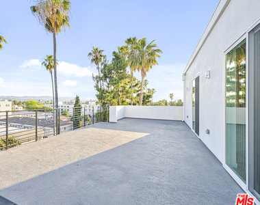 14811 Erwin Street - Photo Thumbnail 26