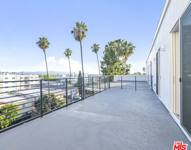 14811 Erwin Street - Photo Thumbnail 24