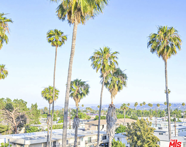 14811 Erwin Street - Photo Thumbnail 28