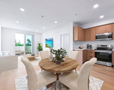14811 Erwin Street - Photo Thumbnail 18
