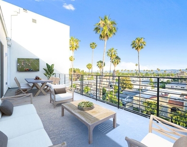 14811 Erwin Street - Photo Thumbnail 2