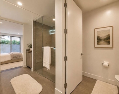 728 N Sweetzer Avenue - Photo Thumbnail 6