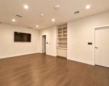 728 N Sweetzer Avenue - Photo Thumbnail 24