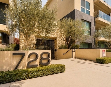 728 N Sweetzer Avenue - Photo Thumbnail 41