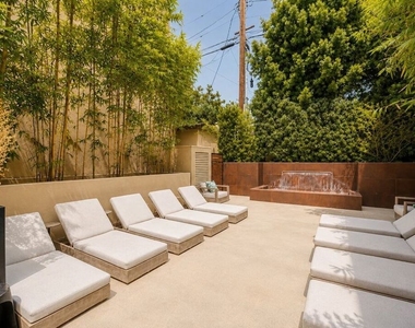 728 N Sweetzer Avenue - Photo Thumbnail 18