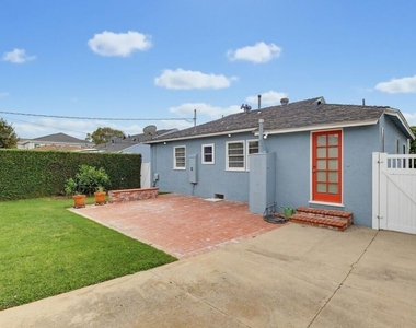 7900 Westlawn Avenue - Photo Thumbnail 15
