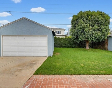 7900 Westlawn Avenue - Photo Thumbnail 13