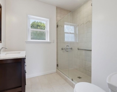 7900 Westlawn Avenue - Photo Thumbnail 9